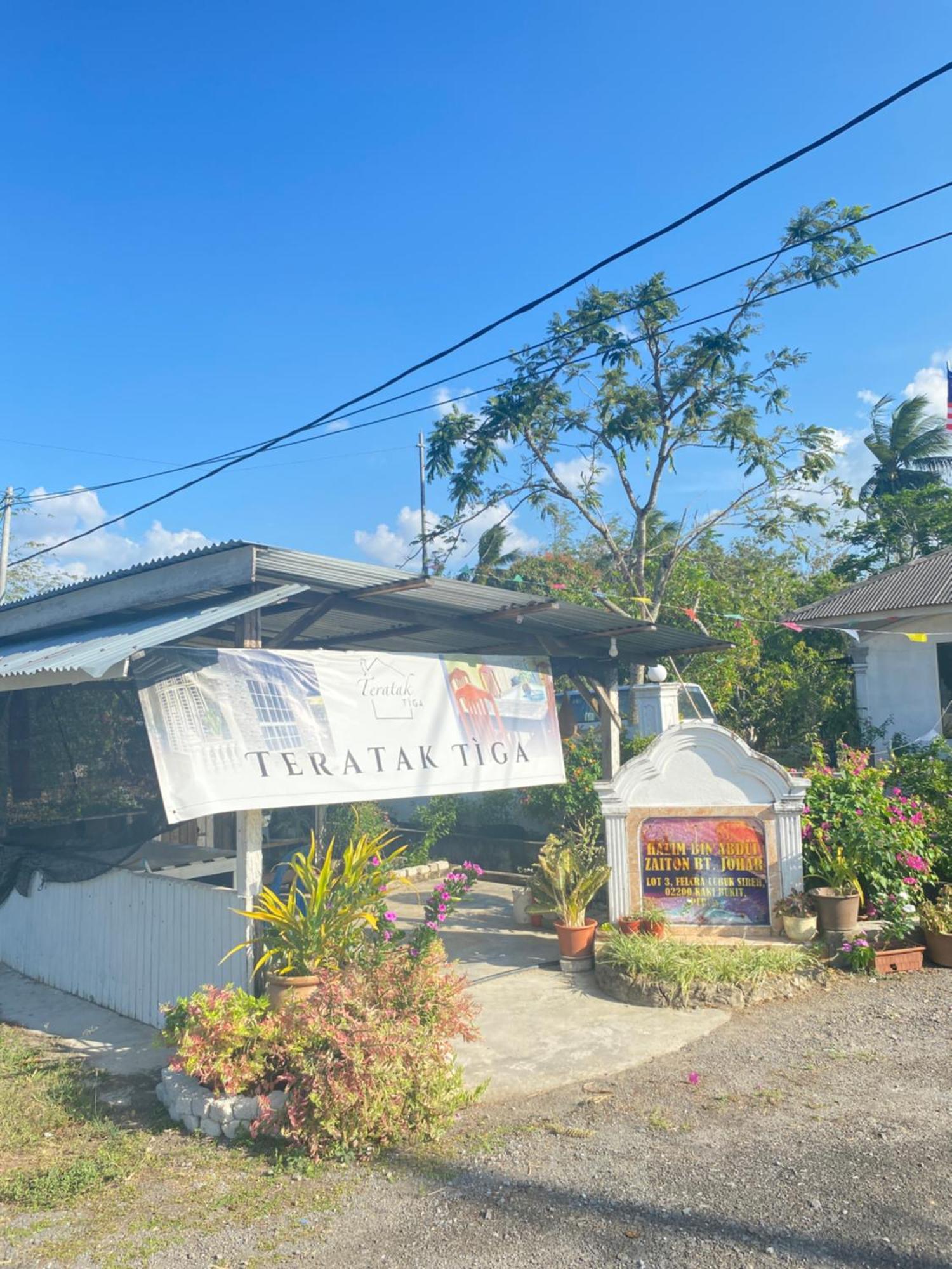 Teratak Tiga Homestay Padang Besar Kaki Bukit Zewnętrze zdjęcie